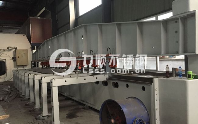 冷作車（chē）間 - 無錫香蕉视频不鏽鋼公司