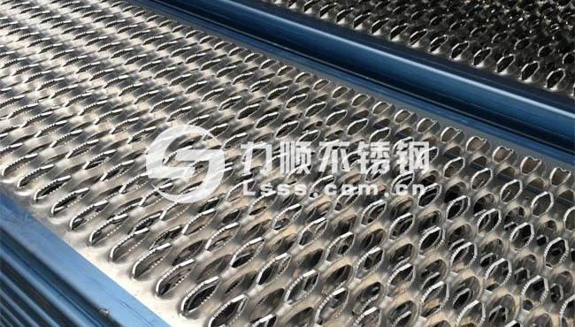 防滑板鱷(è)魚嘴型