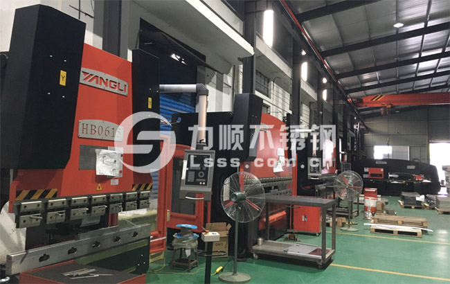 折彎(wān)加工車(chē)間