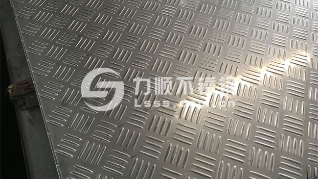 四條(tiáo)筋304花紋板