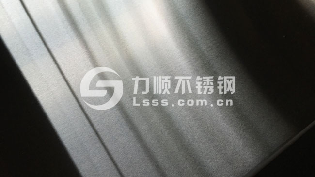 304不鏽鋼拉絲板,反麵油磨短絲拋光