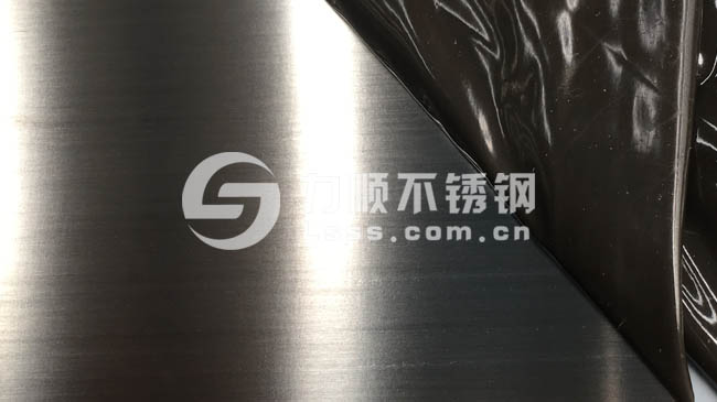 304不鏽(xiù)鋼厚板拉(lā)絲貼膜