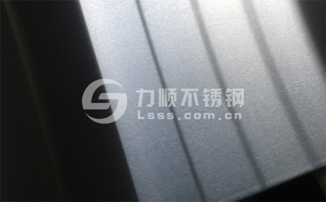 不（bú）鏽鋼表（biǎo）麵拉絲400目