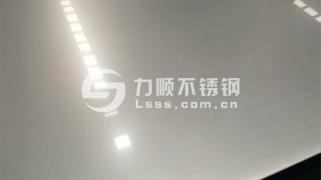 不鏽(xiù)鋼板(bǎn)2米寬幅